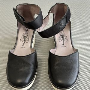 FLY London – Yake Ankle Strap Leather